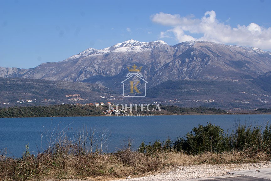 Уникальное предложение урбанизированной земли 37206m2,Тиват!